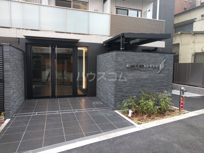 16/16 エントランス