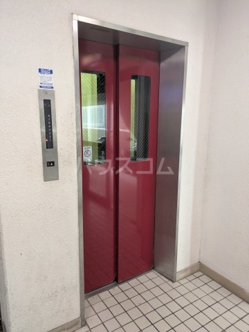 2/2 エントランス