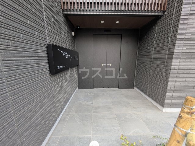 26/30 エントランス