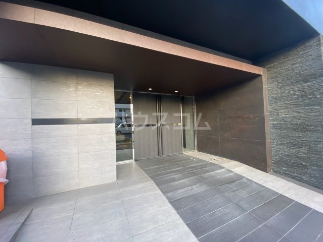 23/30 エントランス