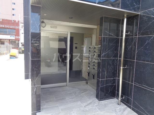 17/23 エントランス