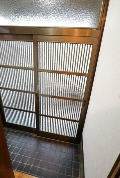 20/21 エントランス