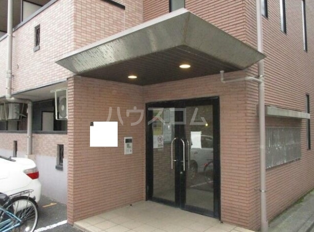 16/27 エントランス