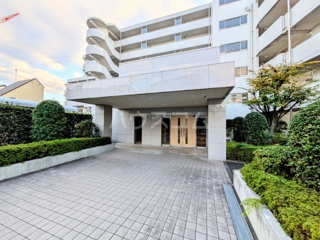 21/28 エントランス