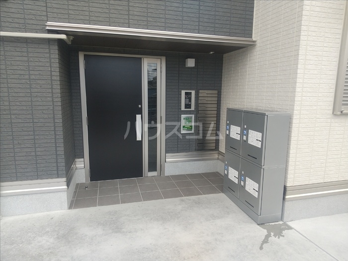 17/27 エントランス