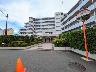 21/28 エントランス