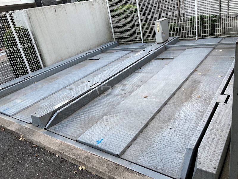 22/25 駐車場