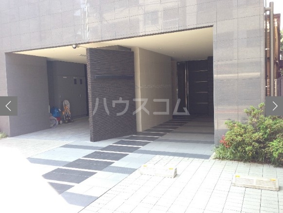 16/20 エントランス