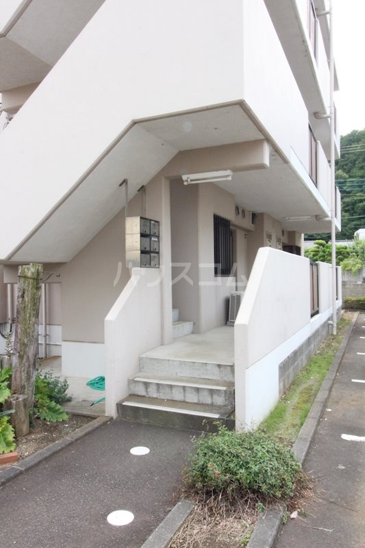 14/15 エントランス