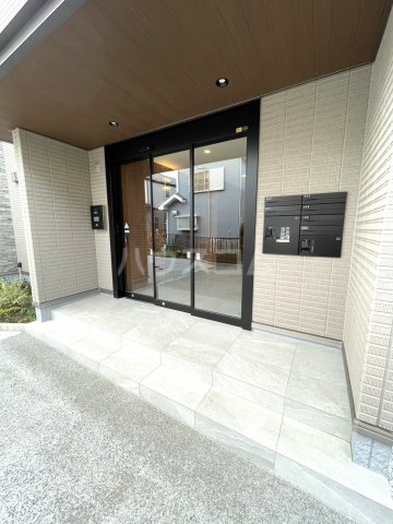 2/4 エントランス