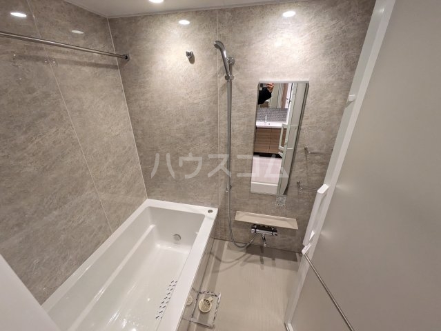 13/30 浴室