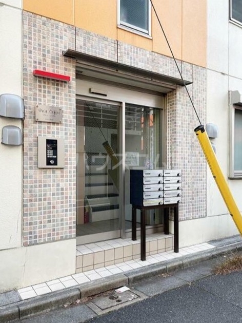 2/2 エントランス