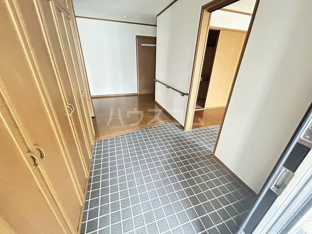 16/30 玄関