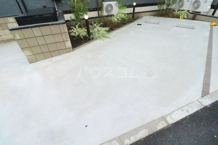 23/27 駐車場