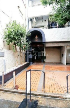 16/18 エントランス