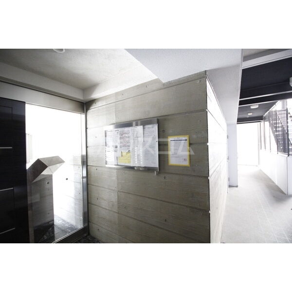 20/28 エントランス