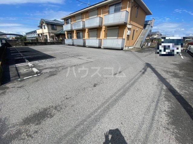 2/3 駐車場