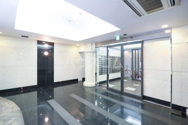 24/28 エントランス