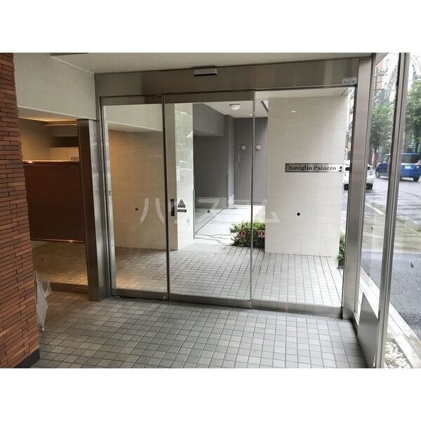 13/22 エントランス