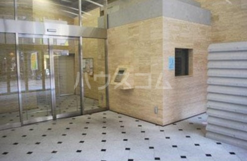 18/28 エントランス