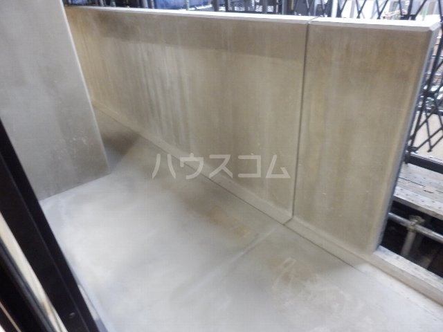 20/27 バルコニー