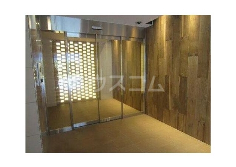 21/28 エントランス