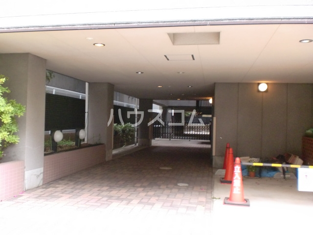 2/4 エントランス