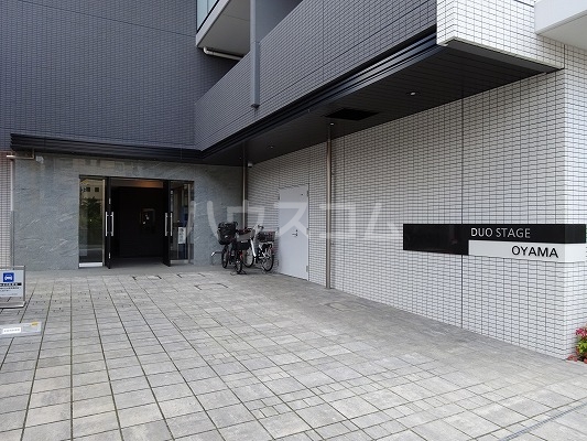 22/27 エントランス