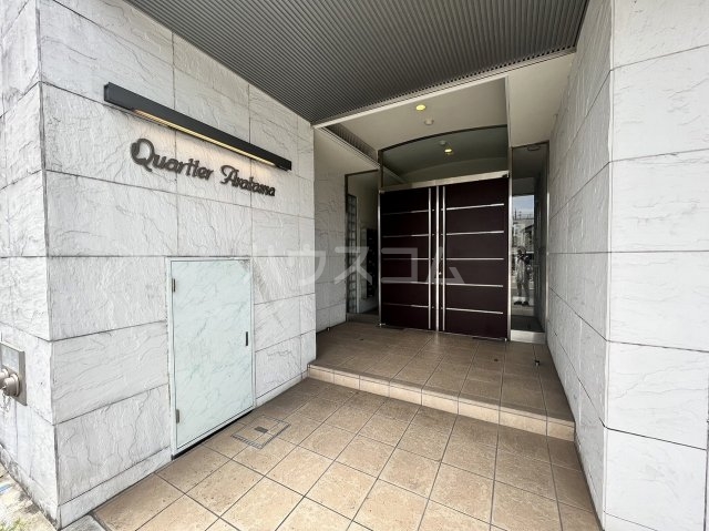 24/30 エントランス