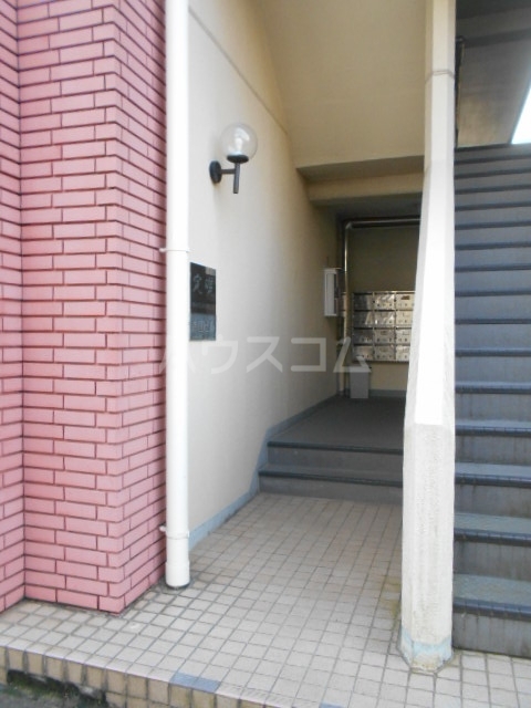 26/30 エントランス