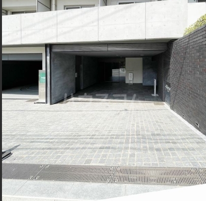 19/28 エントランス