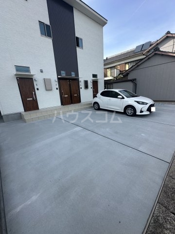 16/17 駐車場