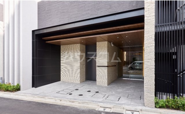 18/29 エントランス