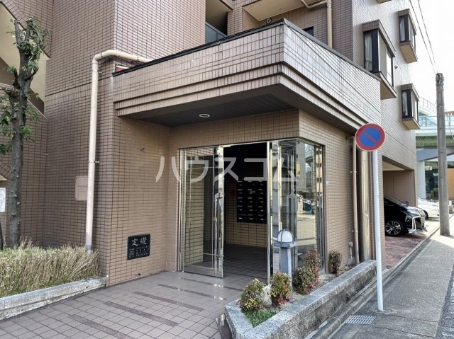 16/25 エントランス