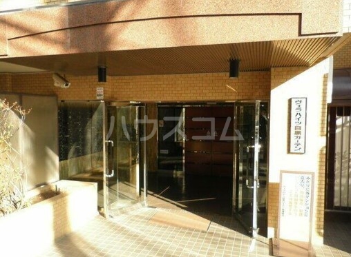 16/18 エントランス