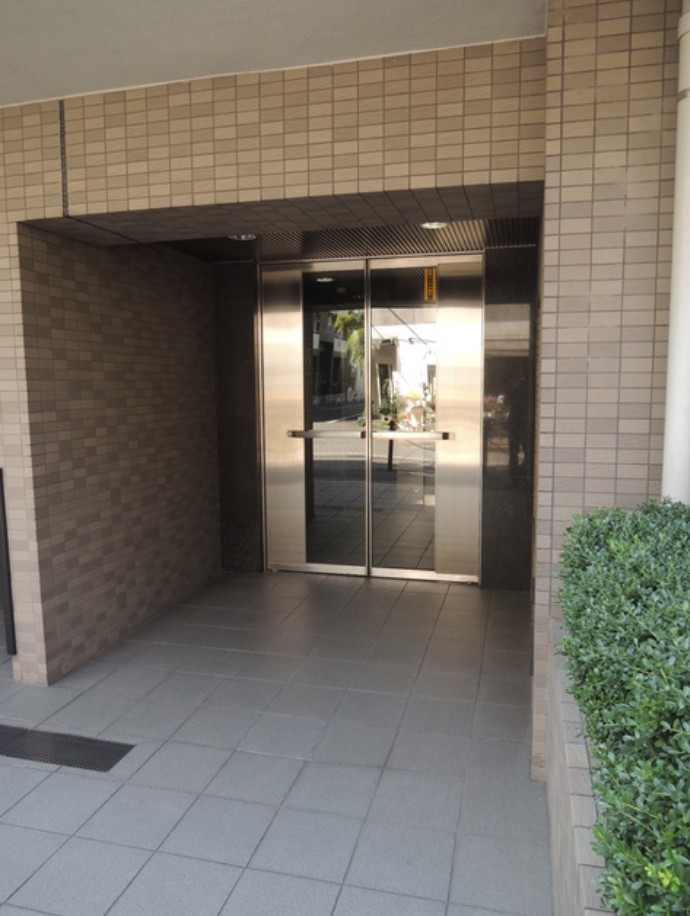 25/30 エントランス