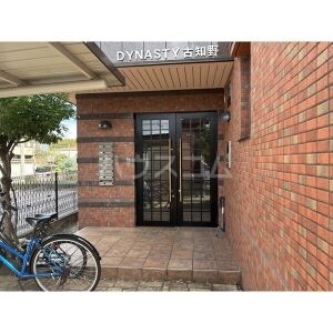 16/25 エントランス