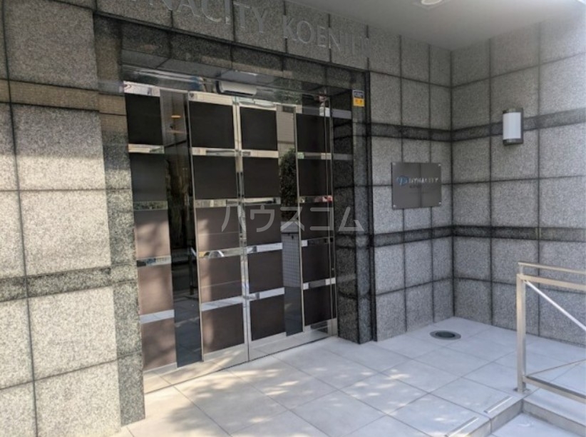 17/18 エントランス