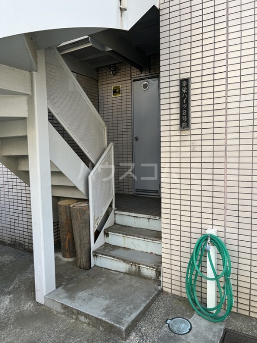 2/4 エントランス