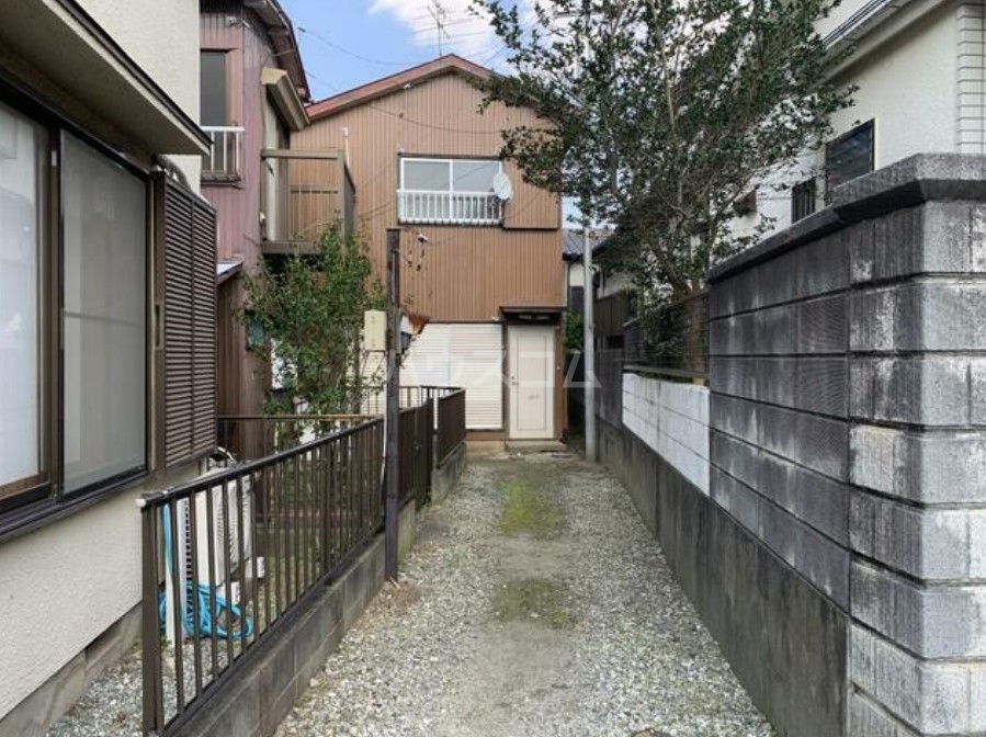 16/17 エントランス