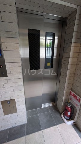 21/26 エントランス