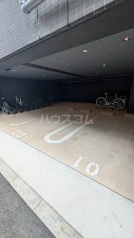 23/26 駐車場