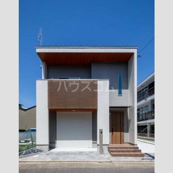 2/4 エントランス