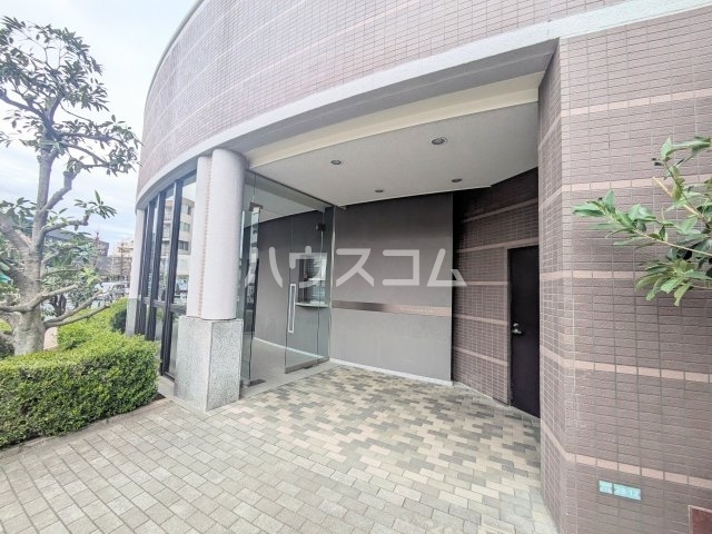 21/28 エントランス