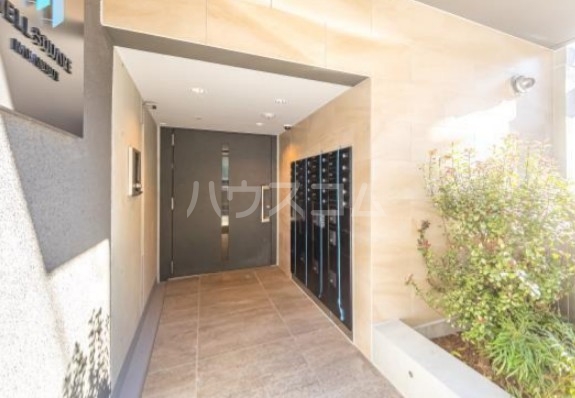 21/29 エントランス