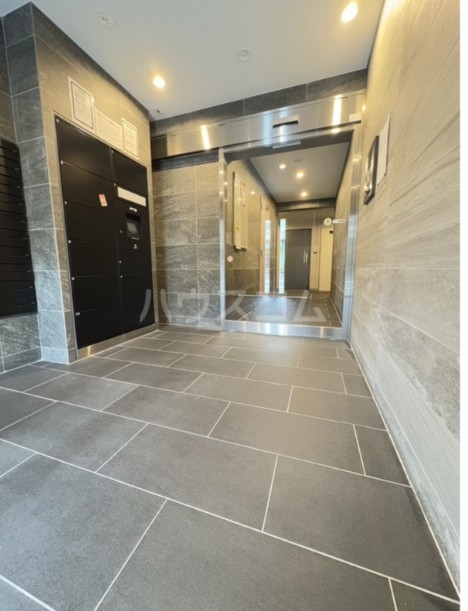 15/15 エントランス