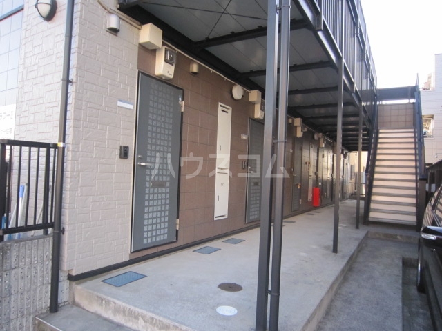 22/30 エントランス