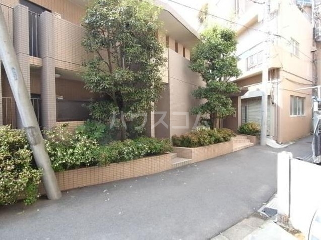 17/25 エントランス