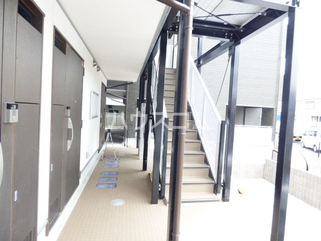 17/27 エントランス