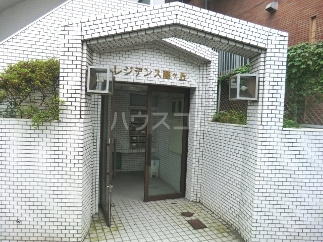 22/30 エントランス